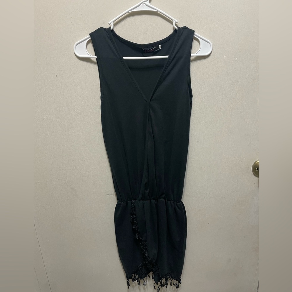 Black sleeveless dress